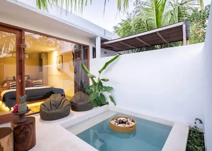 Tropical Ulu Private Pool Suite- Canna *