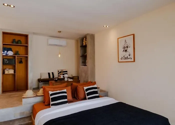 Tropical Ulu Private Pool Suite- Canna *