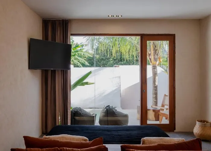 Tropical Ulu Private Pool Suite- Canna Uluwatu