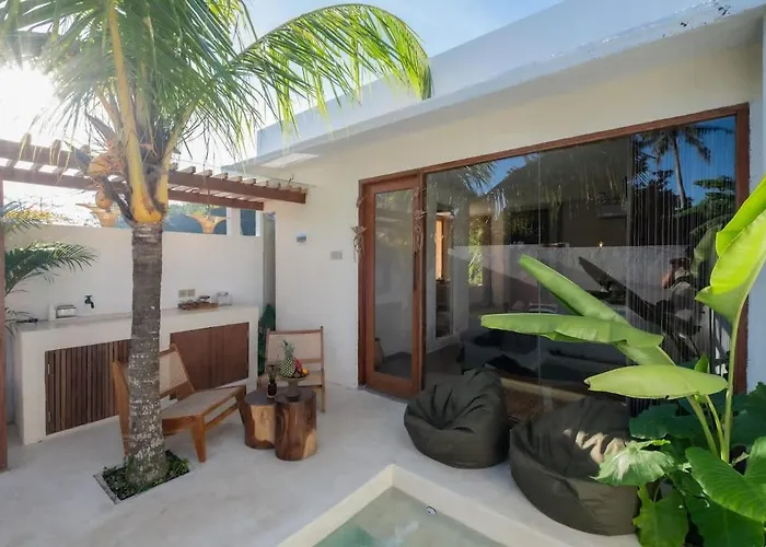 Tropical Ulu Private Pool Suite- Canna *