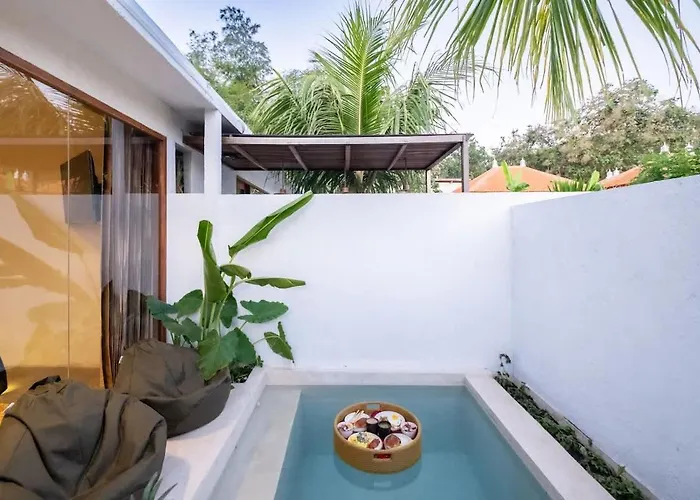 Tropical Ulu Private Pool Suite- Canna *