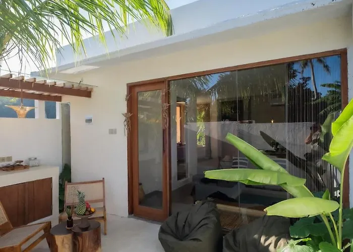 Tropical Ulu Private Pool Suite- Canna *