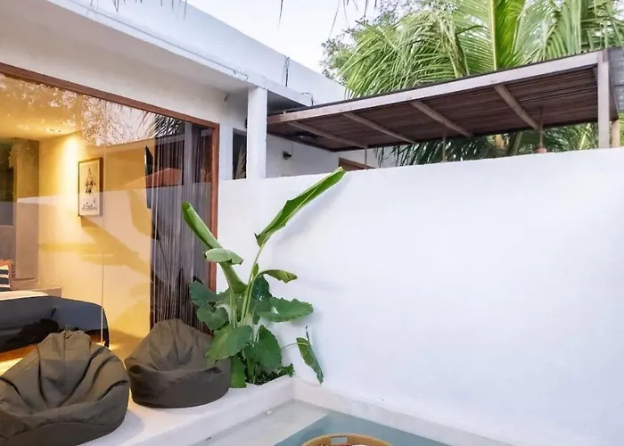 Tropical Ulu Private Pool Suite- Canna