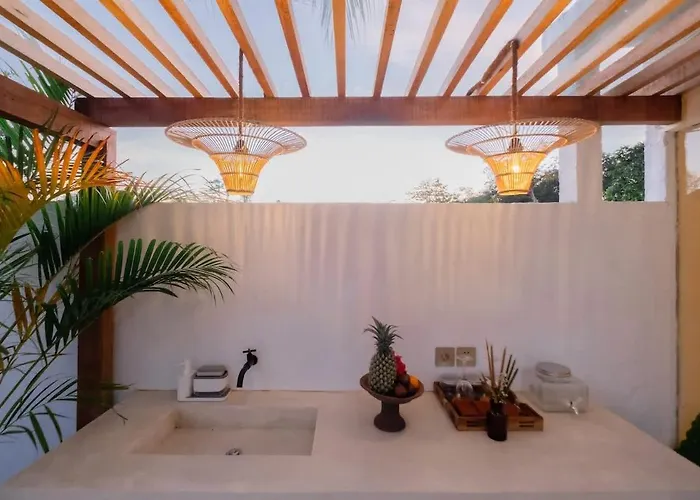 Tropical Ulu Private Pool Suite- Canna *