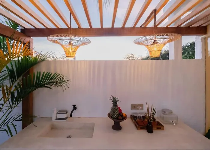 Tropical Ulu Private Pool Suite- Canna *